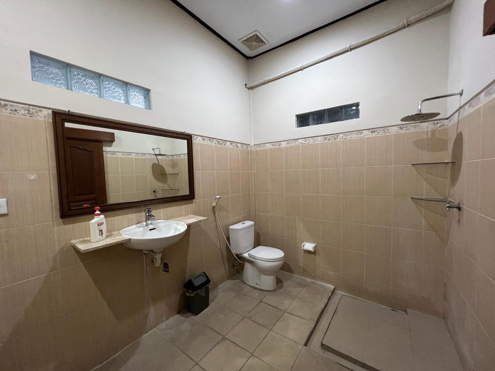 Nari Homestay Canggu Exterior foto
